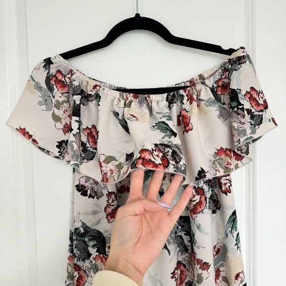 WILFRED | Floral off the shoulder 100% silk blouse - Picture 4 of 10
